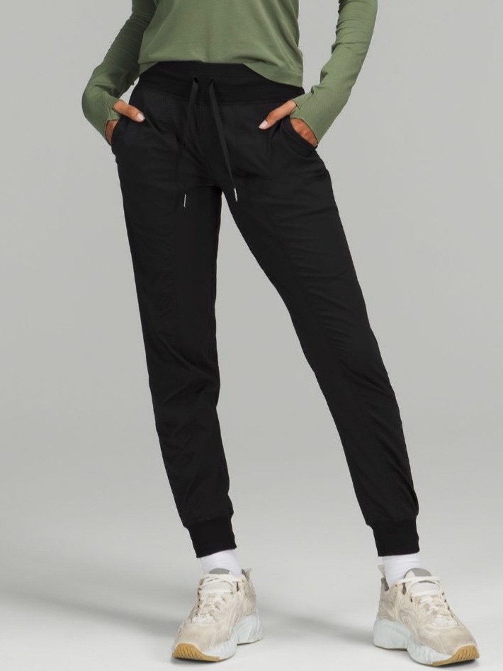 EUC Lululemon Black Dance Studio Mid-Rise Jogger Pants- Size 8